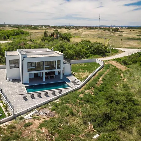 Villa Nin Vikendica *