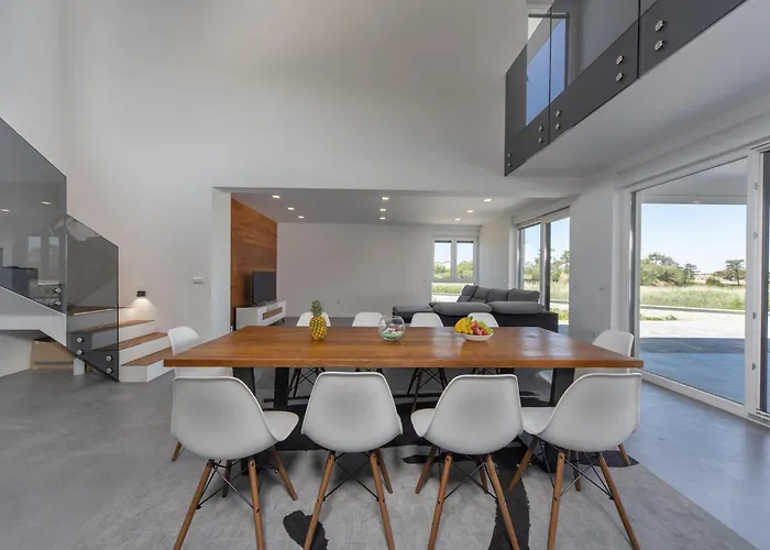 בית נופש Villa Nin נין